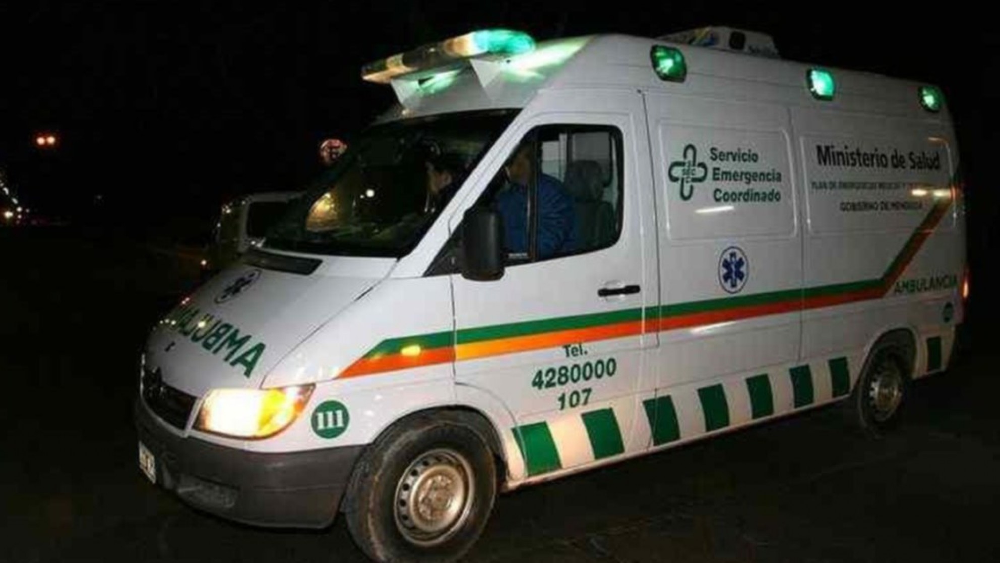 Un hombre reparaba su camioneta y murió al ser aplastado por ella